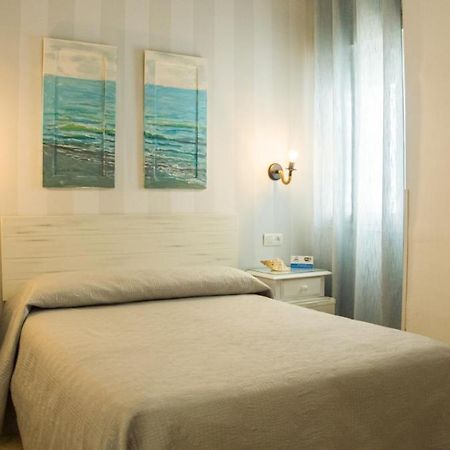 Hostal Patio Andaluz Punta Umbría المظهر الخارجي الصورة
